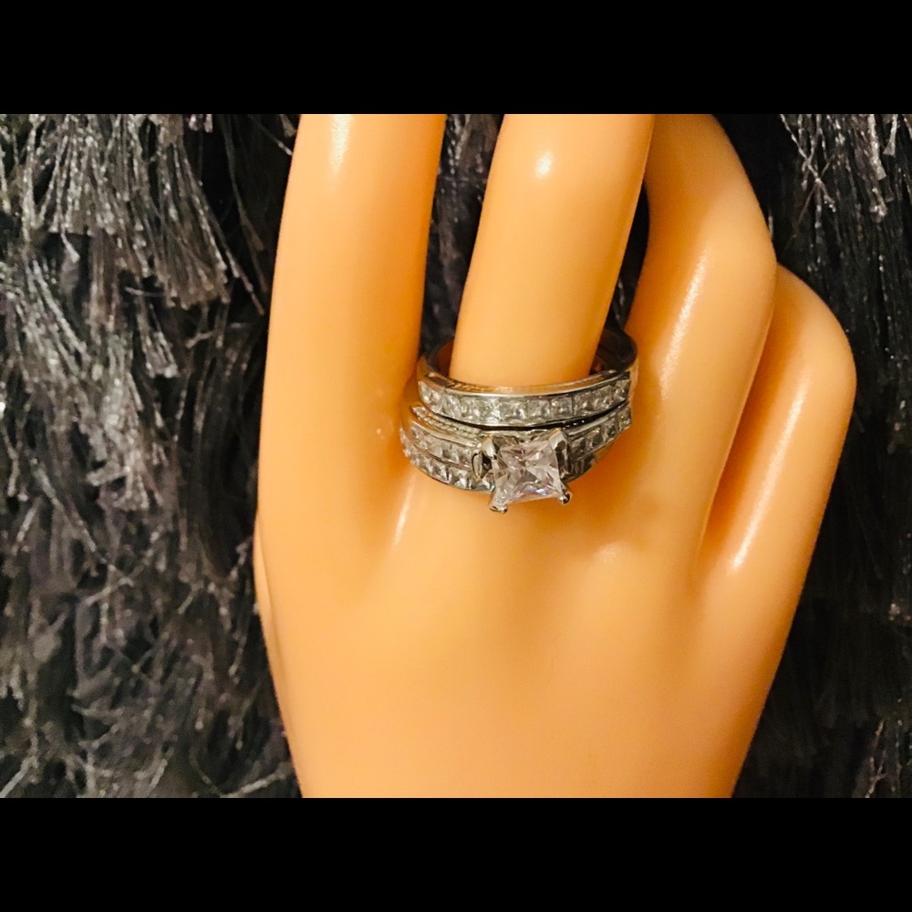 Beautiful 3pcs Ring, Making It Easy To Surprise Your Special Someone.
